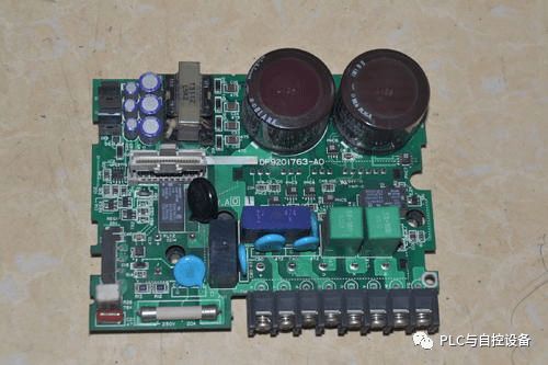 交流伺服驅(qū)動(dòng)器硬件結(jié)構(gòu)解析 電源設(shè)備及核心模塊探秘